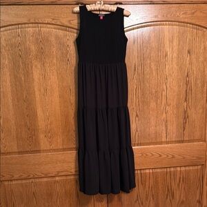 Black Sleeveless Tiered Maxi Dress